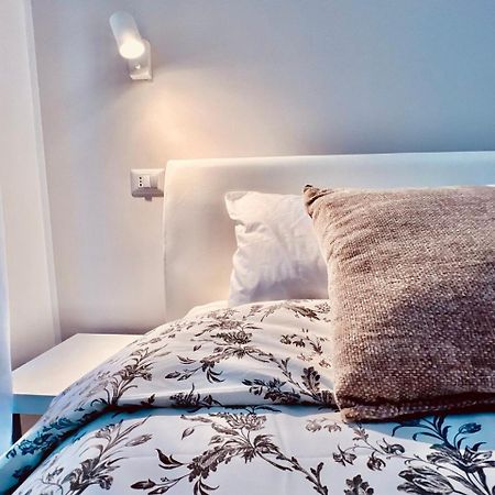 Finella Charming Rooms Бари Экстерьер фото