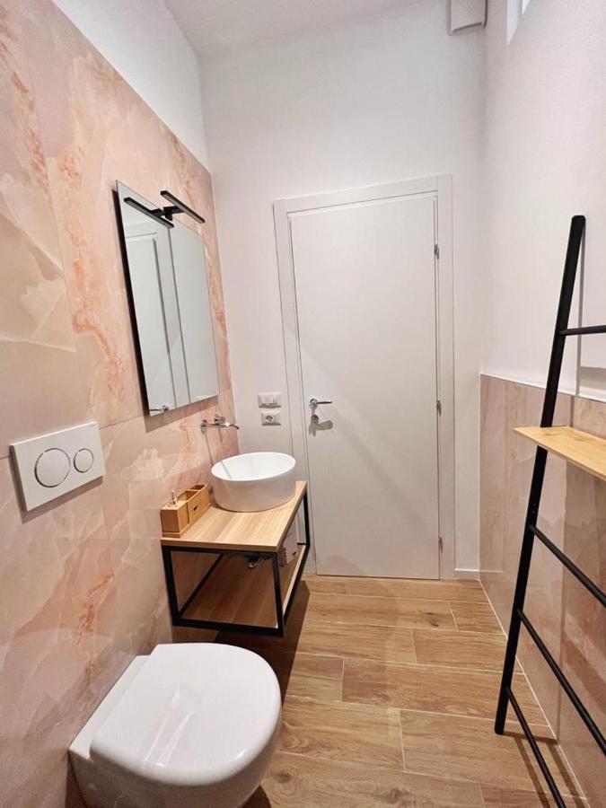 Finella Charming Rooms Бари Экстерьер фото