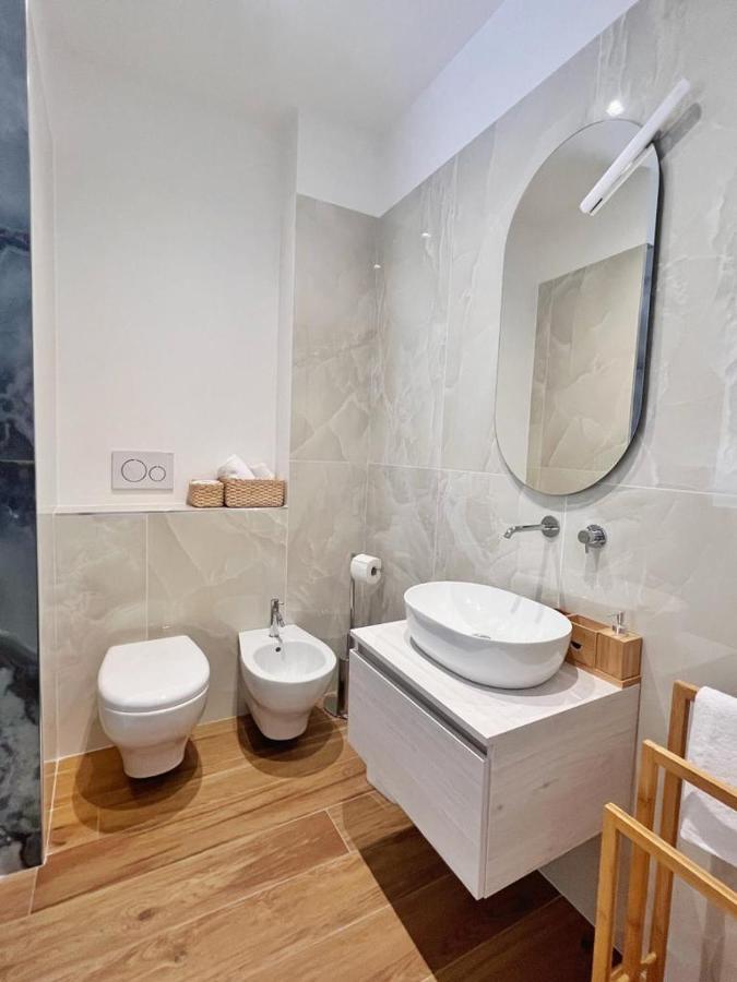 Finella Charming Rooms Бари Экстерьер фото