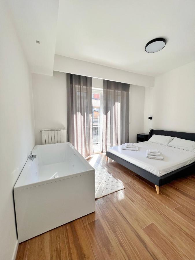 Finella Charming Rooms Бари Экстерьер фото