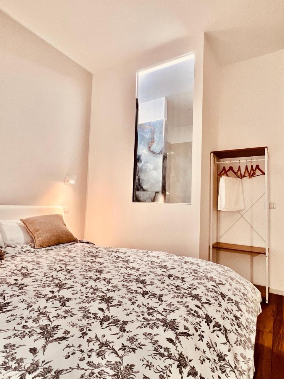 Finella Charming Rooms Бари Экстерьер фото